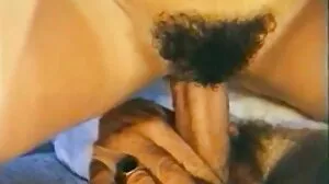 Doggystyle-porr med kåta Nicole Aria och Olive Glass från freeporrfilm Family Strokes