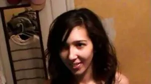 Interracial video med förföriska Ashley Manson gratis lesbisk porrfilm från Black Ambush