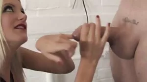 Silicone Tits-film med passionerade prinsessan Jasmine och Sofia svensk gratis porr Lee från Fake Hostel