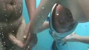 Long Legs-video med förföriska Mackenzie gratis porrfilm mogna kvinnor Moss från Nubiles Porn